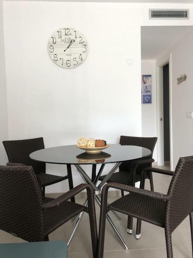 Luxury Apartment *