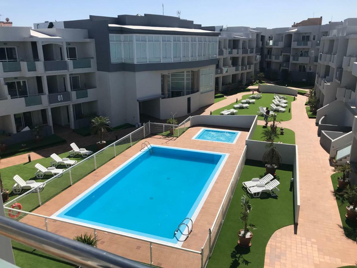 Luxury Apartment *