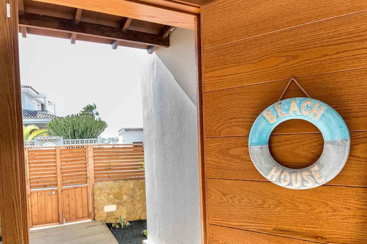 Paradise House: Piscina Privada, Playa 100m Villa Corralejo