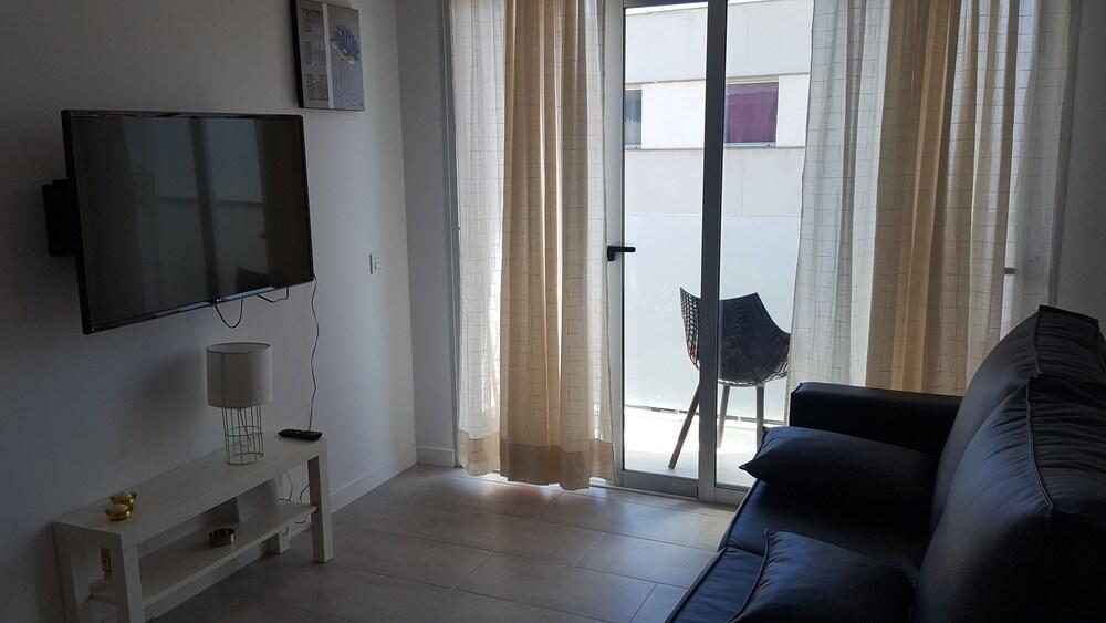 Cozy & Confortable Junior By Bristo Sunset # Good Wifi, Terrace And Pool Apartment *