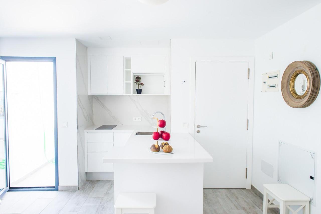 Studio Lirio Seaview By Holidays Apartment *