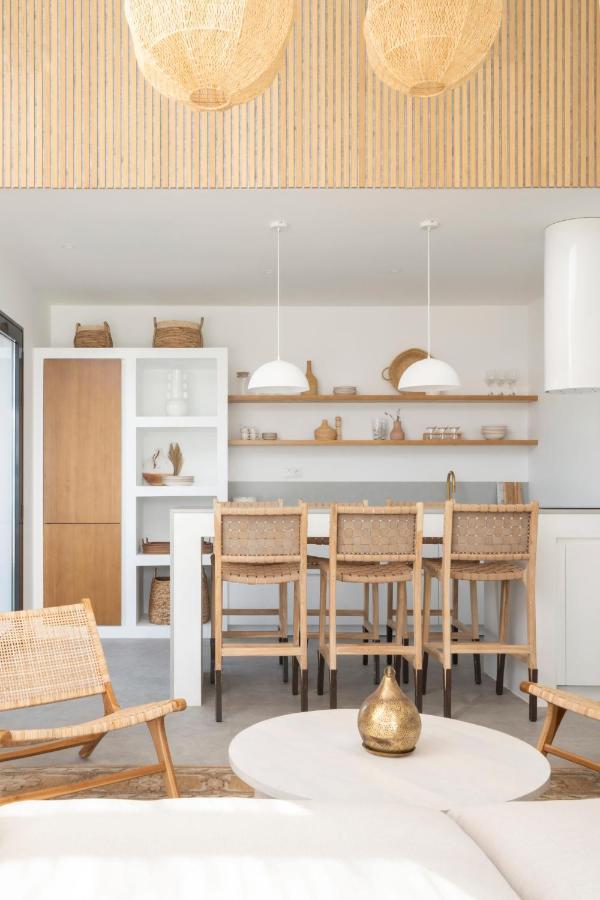 Noma - Design Space With Pool In Villa