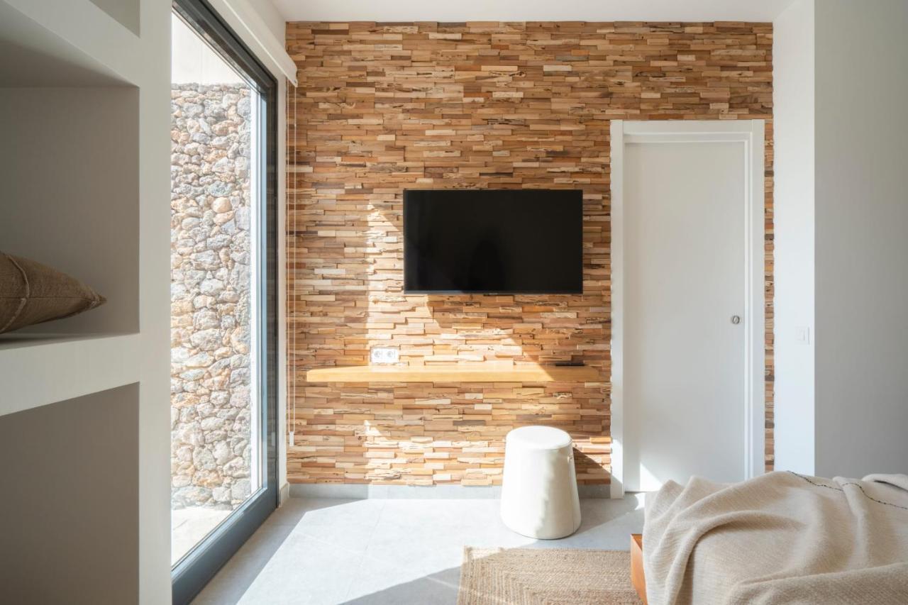 Noma - Design Space With Pool In Villa