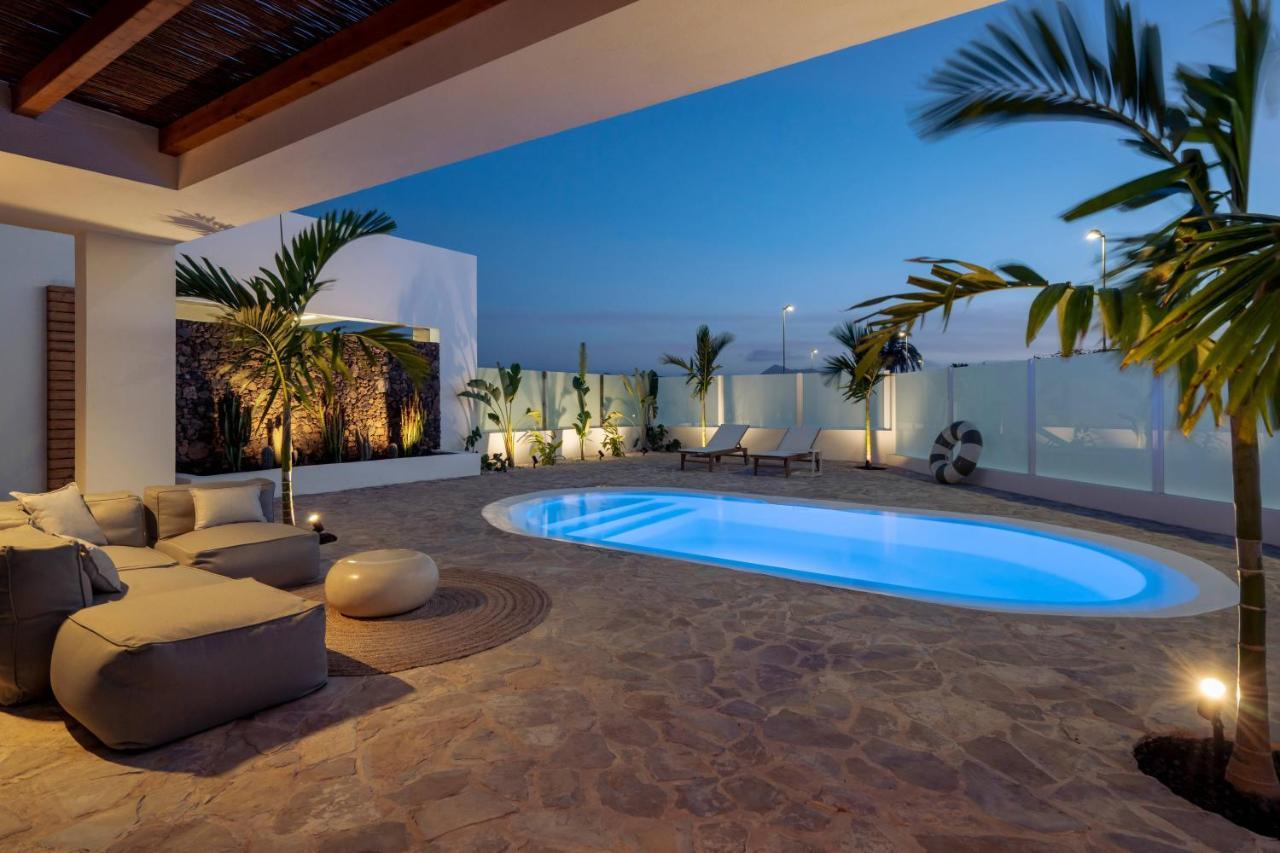 Noma - Design Space With Pool In Corralejo