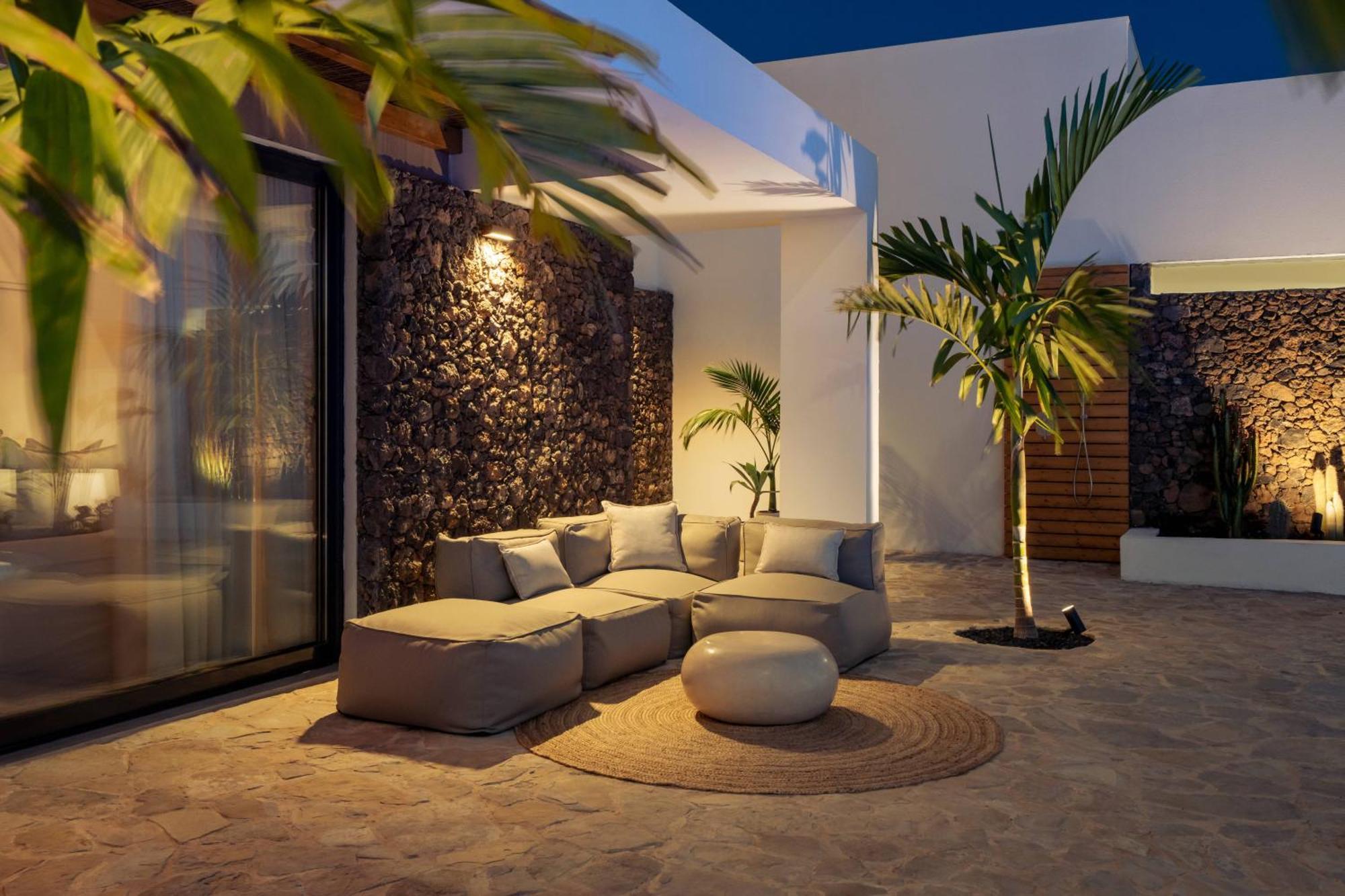 Noma - Design Space With Pool In Villa