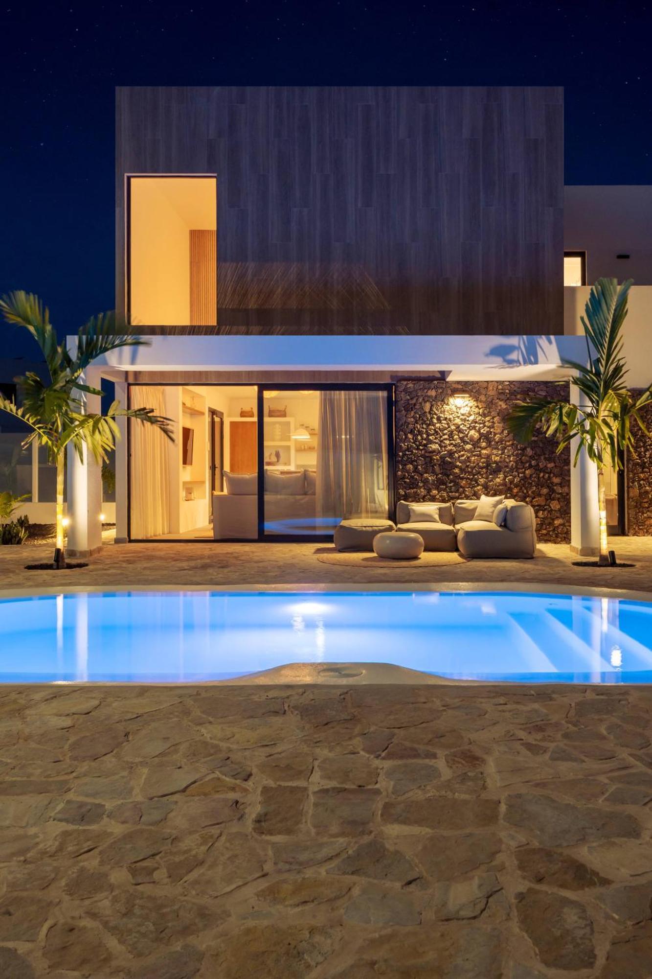 Noma - Design Space With Pool In Villa
