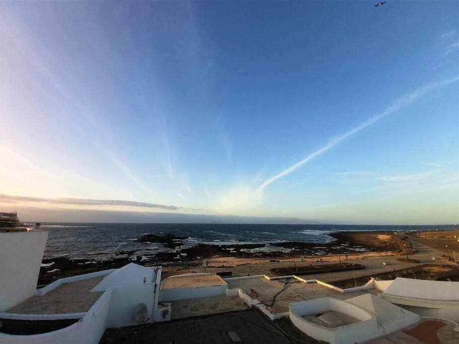 Breeze View House By The Sea Apartment *