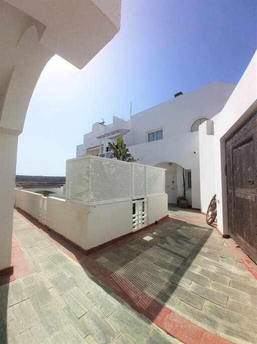 Breeze View House By The Sea Apartment