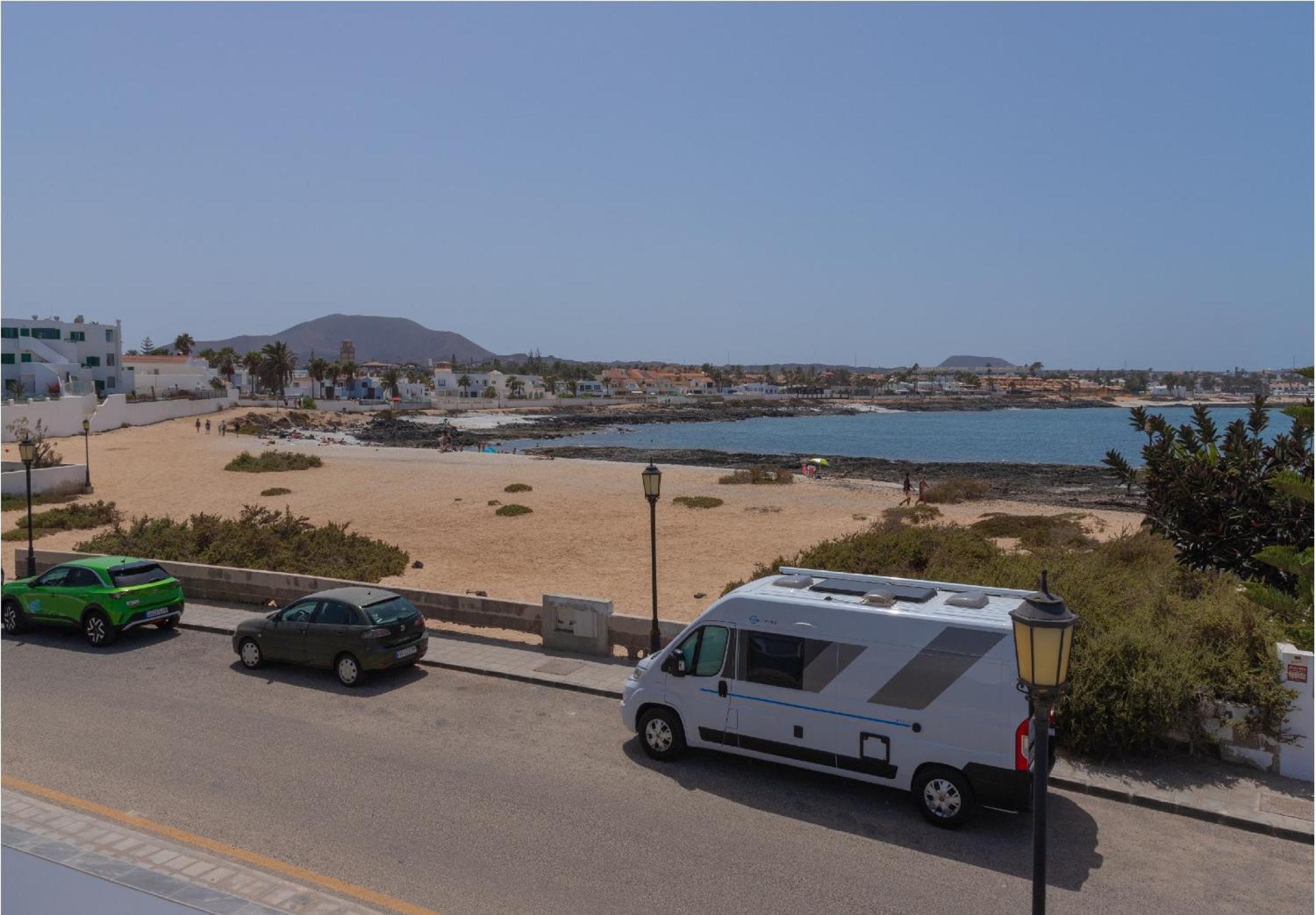 5 Beachfront By Holidays * Corralejo