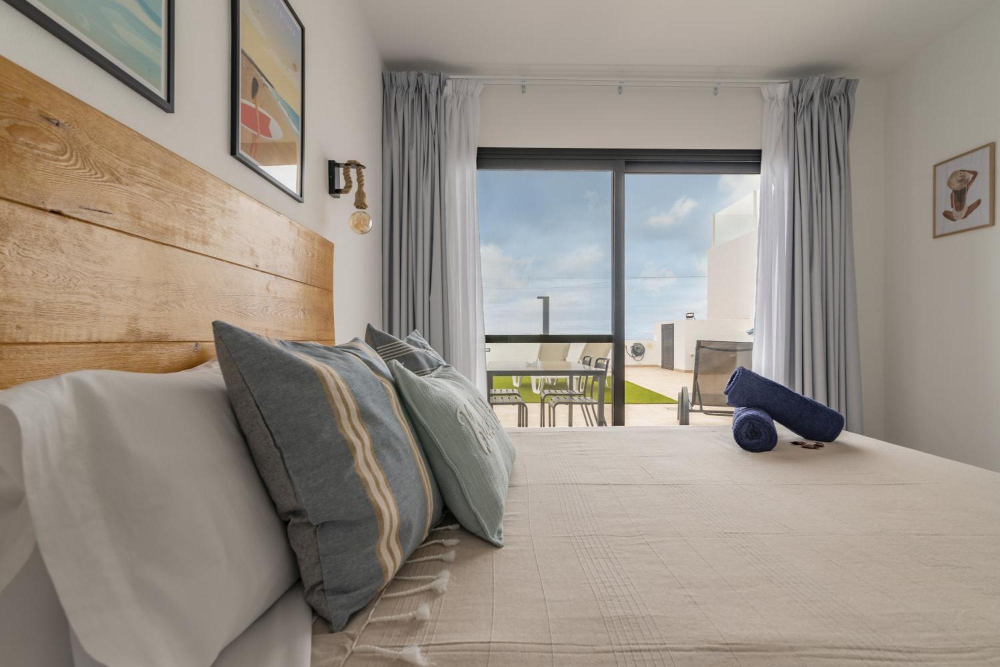 Seascape Pool, Air Con, View, Adult Only Apartment Corralejo
