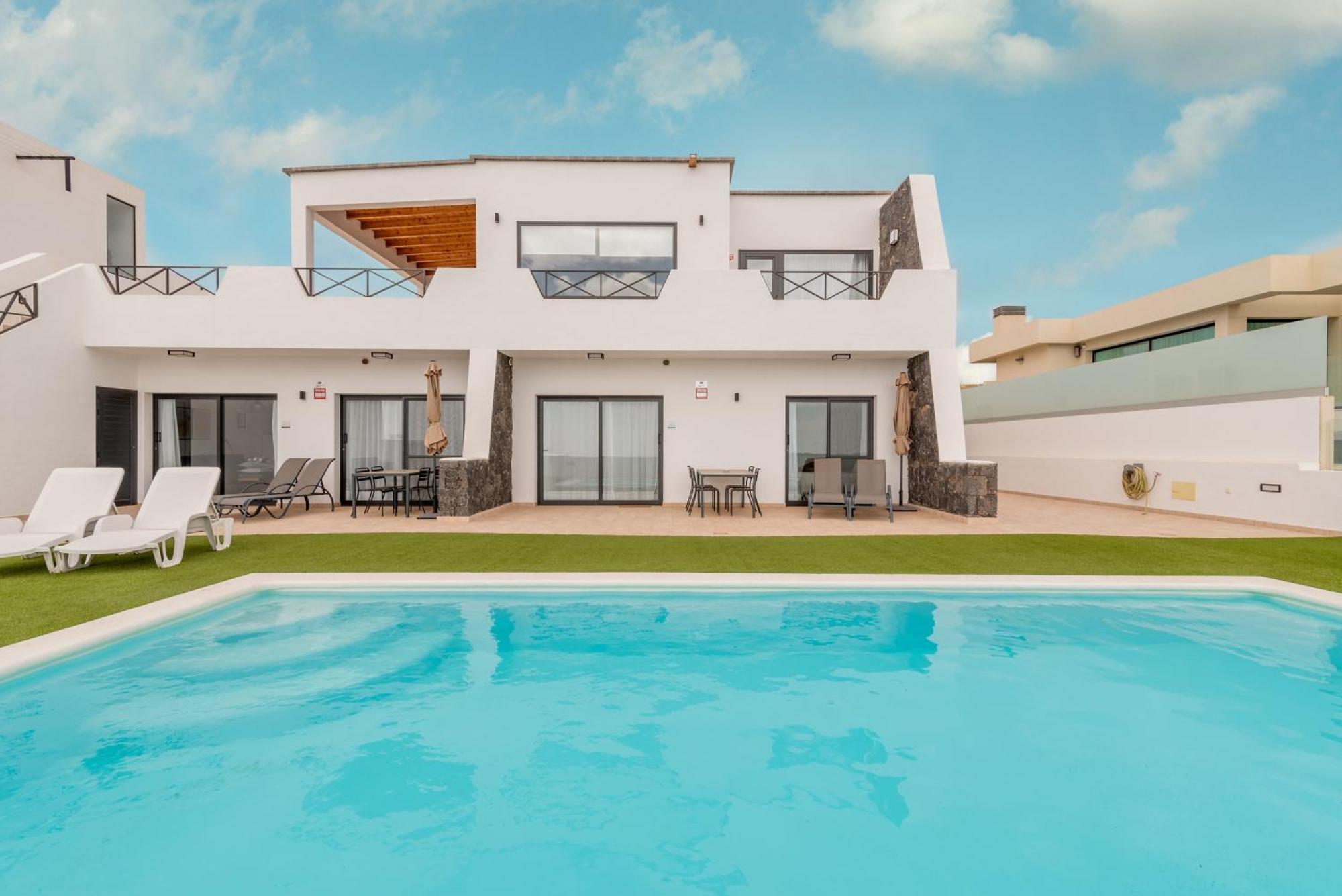 Seascape Pool, Air Con, View, Adult Only *