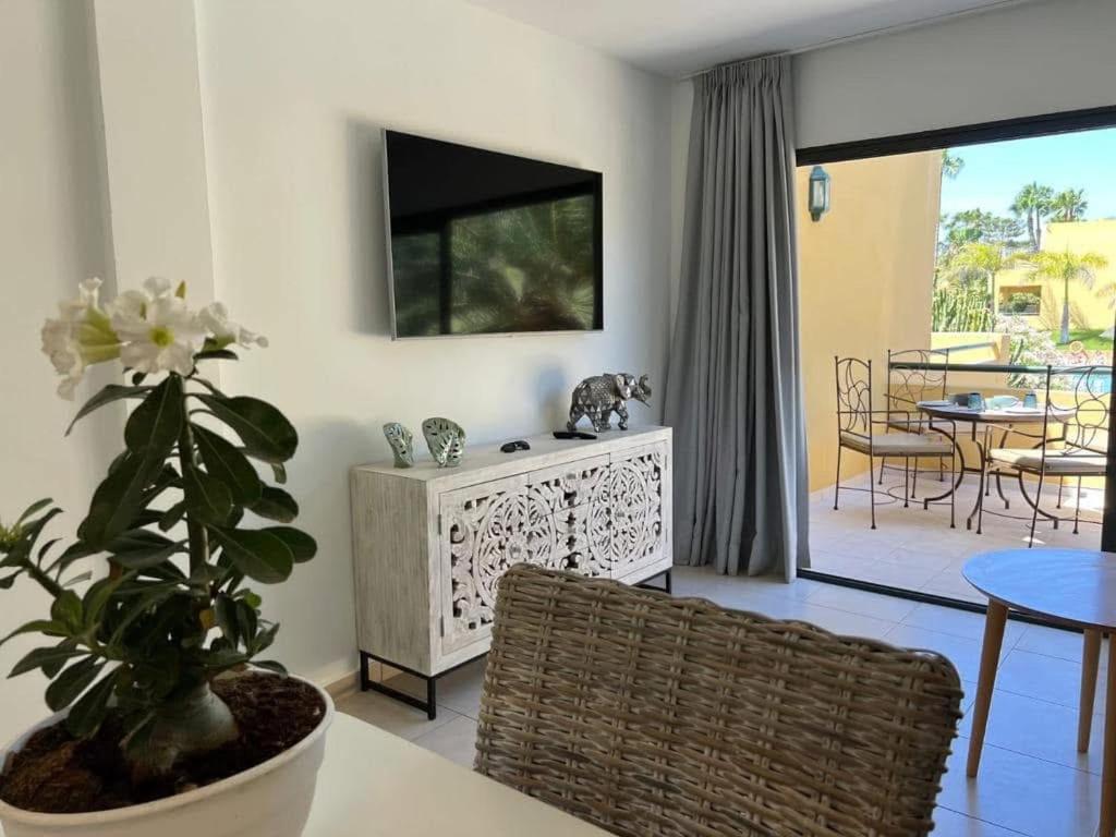 Atlantic Garden Andrew Pool Air Conditioning * Corralejo