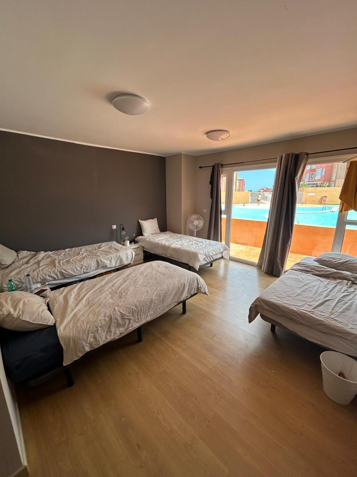 Guest house Banama Coliving & Coworking, Surf & Yoga - Casa Roja *