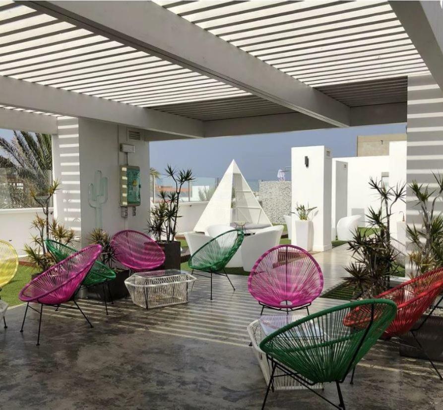 Apartment Cozy Flat With Amazing Roof In